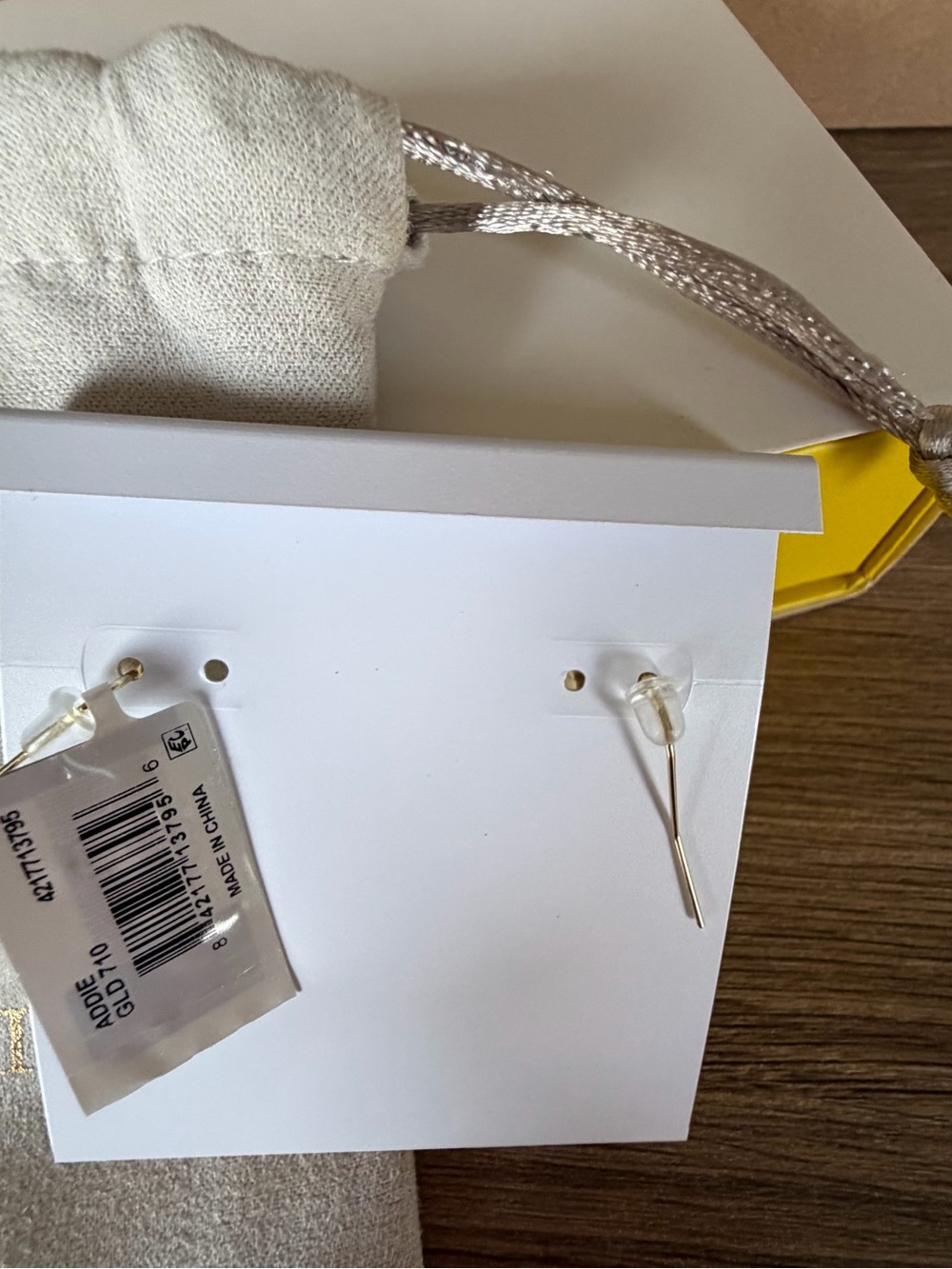 NWT Kendra Scott Addie Gold Drop Earrings in Gold Filigree - Picture 4 of 6